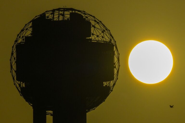 As temperatures rise in Dallas-Fort Worth, so do heat