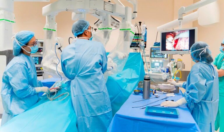 Non-smoker diagnosed with early-stage lung cancer during routine health check Non-smoker diagnosed with early-stage lung cancer during routine health check