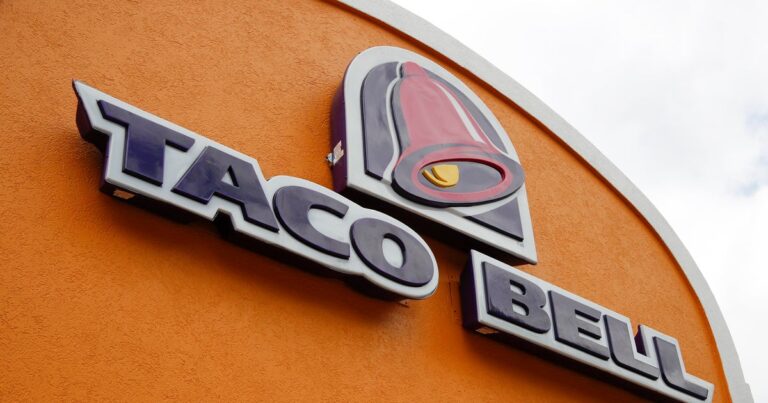 Cyclosporiasis outbreak possibly traced to lettuce from Mexico used by Taco Bell, source says Cyclosporiasis outbreak possibly traced to lettuce from Mexico used by Taco Bell, source says