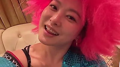 Shim Jin-hwa stuns with bold pink wig after 12kg weight loss