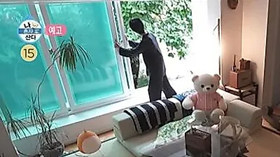Dawn reveals museum-like two-story home on 'I Live Alone'