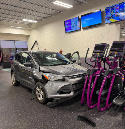 Warren man wanted after crash at gym Warren man wanted after crash at gym