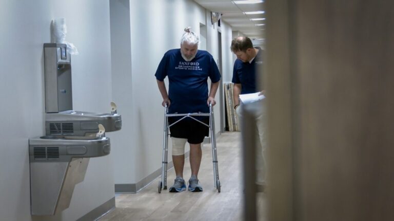 ‘Don’t be afraid’: Alan Helgeson on knee replacement journey ‘Don’t be afraid’: Alan Helgeson on knee replacement journey
