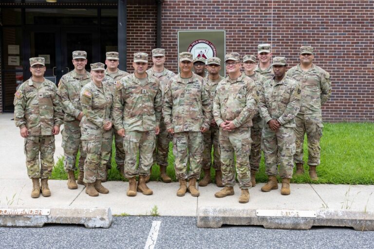 Defense Health Agency J-3/5/7 visits the 1st Global Field Medical Lab