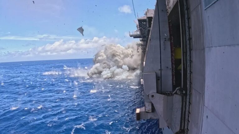 B-Roll: Decommissioned USS Peleliu struck by Harpoon anti-ship cruise missiles during RIMPAC 26 sinking exercise B-Roll: Decommissioned USS Peleliu struck by Harpoon anti-ship cruise missiles during RIMPAC 26 sinking exercise