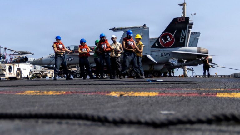 Top U.S. commander acknowledges mental health issues on USS Lincoln Top U.S. commander acknowledges mental health issues on USS Lincoln