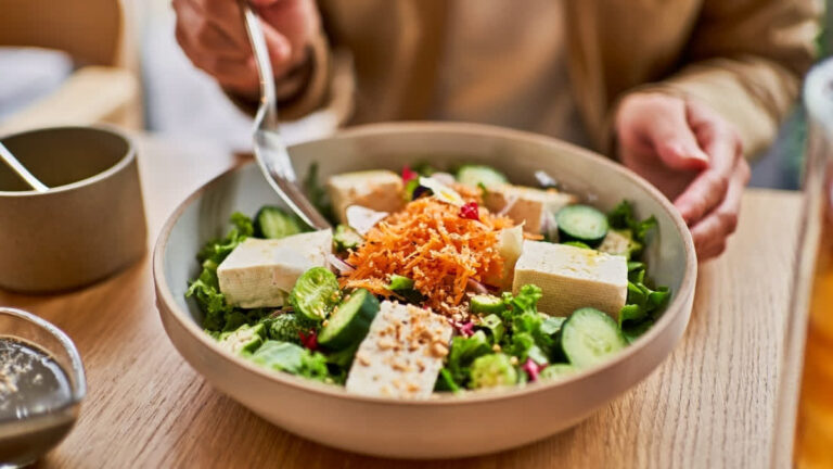 Low-Fat Vegan Diet Supports Weight Loss By Reducing Energy Density, Not Portion Size Or Willpower Low-Fat Vegan Diet Supports Weight Loss By Reducing Energy Density, Not Portion Size Or Willpower