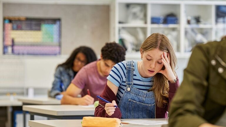 Sleep quality shapes teens’ school performance, study finds Sleep quality shapes teens' school performance, study finds