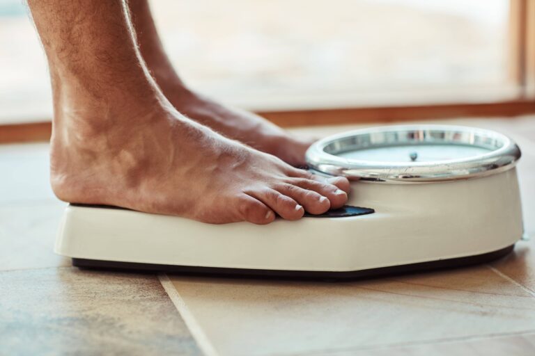 Experts Reveal Why the Fat-Free Diet of the '80s to 2000s Harmed Our Health