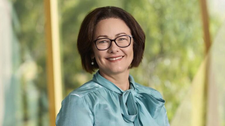 FIFO boss resigns from flagship youth mental health service FIFO boss resigns from flagship youth mental health service