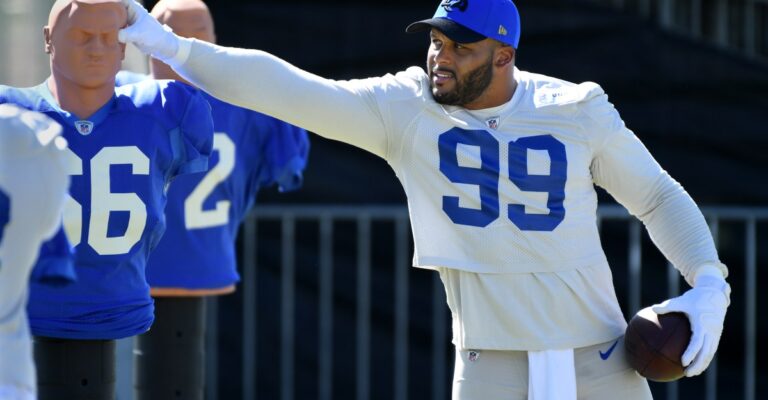 Rams report 2nd workout for Aaron Donald