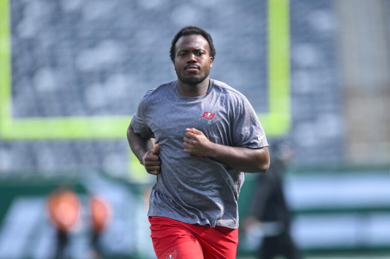 After a viral workout clip post-practice, Bucs rookie edge rusher Rueben Bain Jr. talked about why putting in extra work is so important.