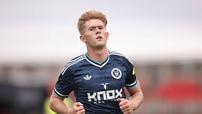 Transfer news August 12th: Man Utd determined to buy Lewis Hall, Chelsea paving the way for Mudryk's departure.