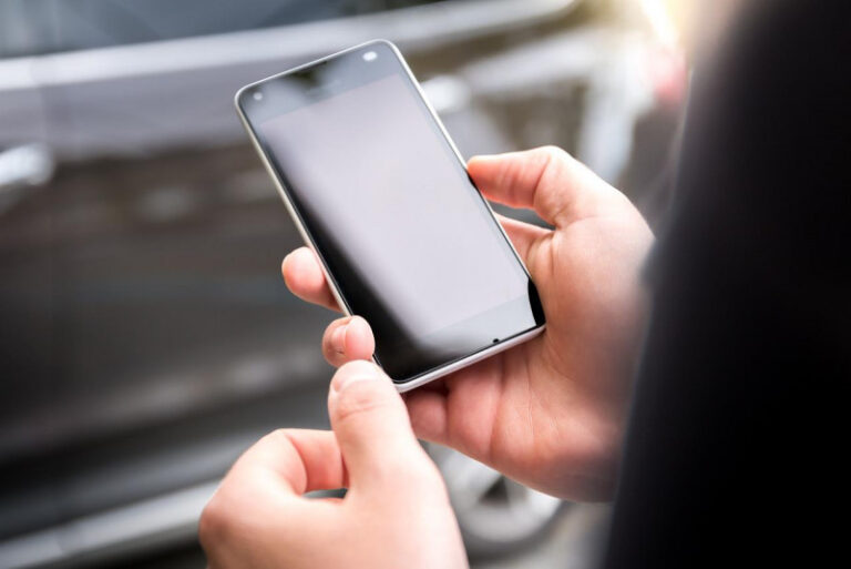 Childhood abuse may drive smartphone addiction in teenagers, Korean study finds Childhood abuse may drive smartphone addiction in teenagers, Korean study finds