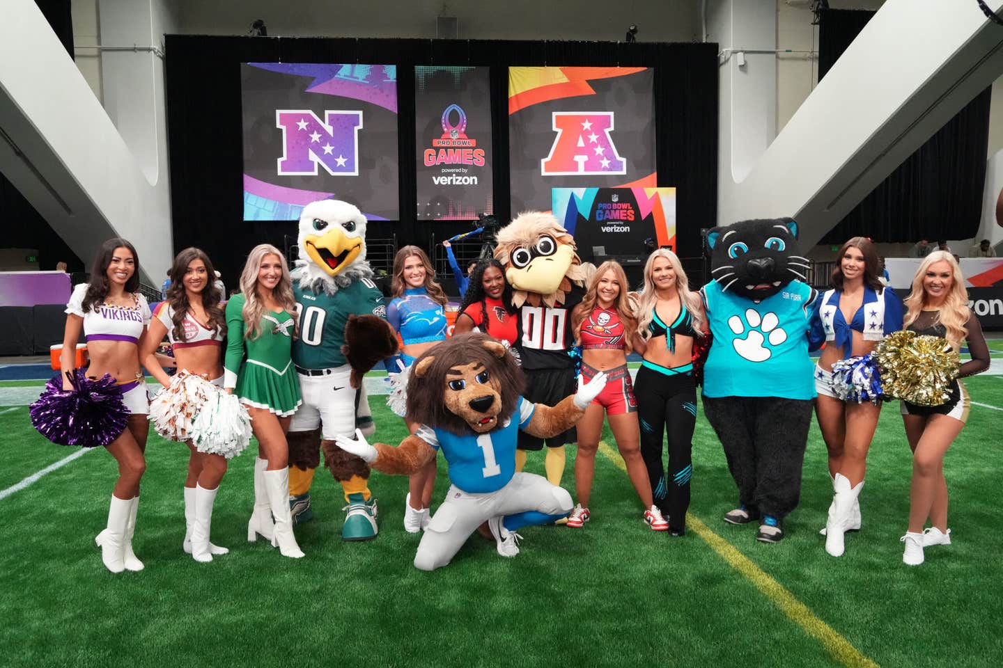 Feb 2, 2026; San Francisco, CA, USA; Minnesota Vikings, San Francisco 49ers, Philadelphia Eagles, Atlanta Falcons, Tampa Bay Buccaneers, Carolina Panthers, Dallas Cowboys, New Orleans Saints and Detroit Lions pose during NFC practice at the NFL Flag Fieldhouse at Moscone Center South Building.