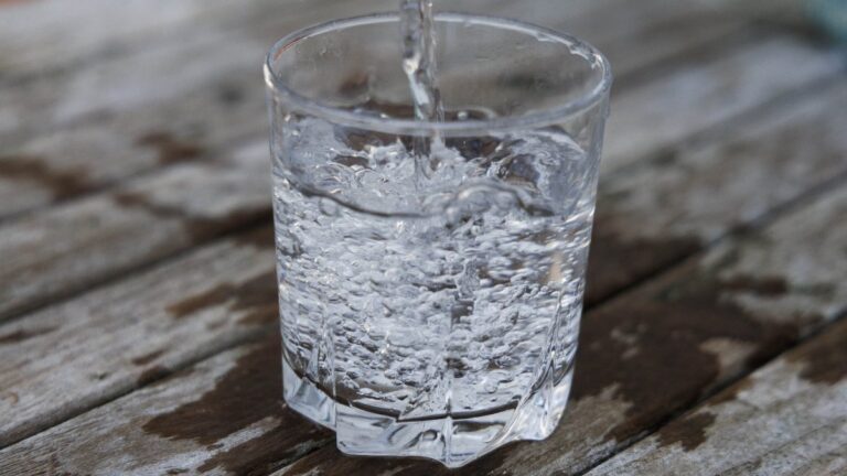 This 1 drink is more hydrating than water, dietitian says This 1 drink is more hydrating than water, dietitian says