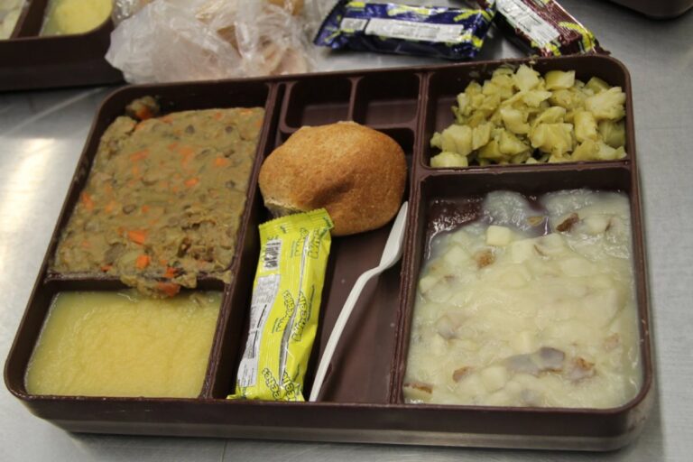 Op-ed: The Privatization of Prison Food Is Selling Nutrition to the Lowest Bidder