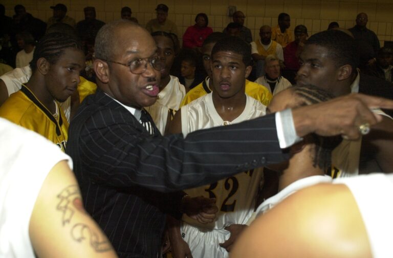 ‘A maker of men’: Saginaw honors the late Marshall Thomas with gym renaming