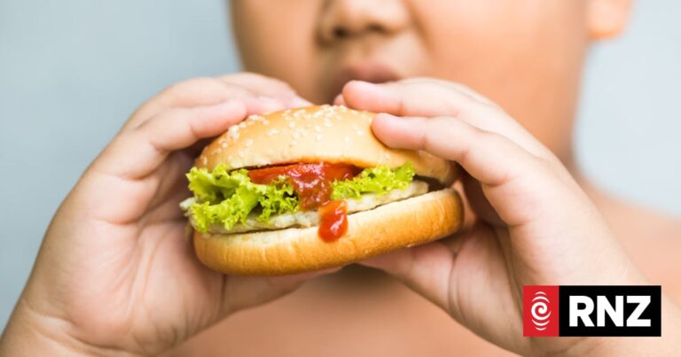 Dads’ junk food diet could have ‘long-reaching effects’ on offspring Dads' junk food diet could have 'long-reaching effects' on offspring