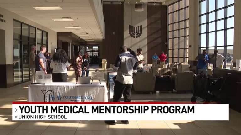 Union High School students help younger students get involved in healthcare