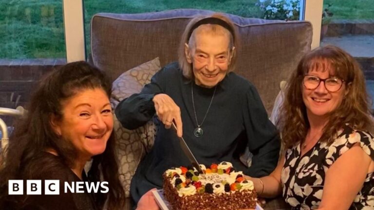 ‘Mum’s death in Essex from legionnaires’ disease was avoidable’ 'Mum's death in Essex from legionnaires' disease was avoidable'