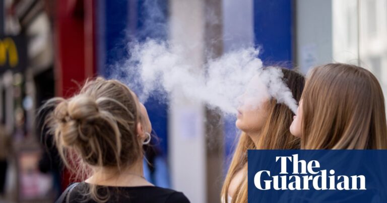 Young vapers ‘at risk of breathing problems and becoming smokers’ Young vapers ‘at risk of breathing problems and becoming smokers’