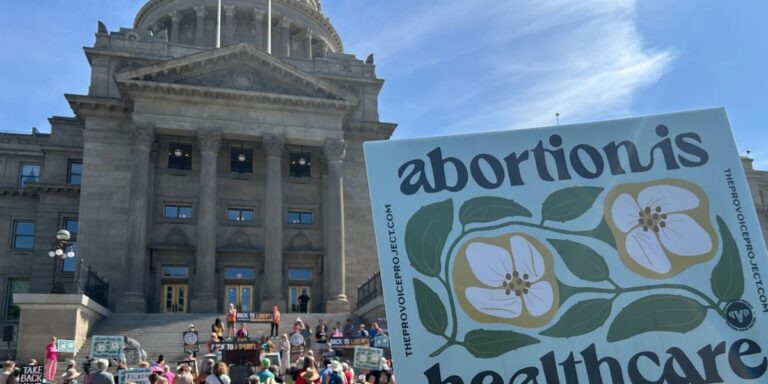 Federal judge blocks Idaho from prosecuting doctors for health