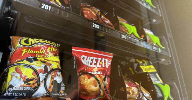As students return to class, nutrition staffers work to comply with new AZ Healthy Schools Act As students return to class, nutrition staffers work to comply with new AZ Healthy Schools Act