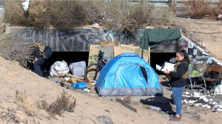 N.M. sheriff’s office behavioral health team expands 911 response with paramedics, field medication N.M. sheriff's office behavioral health team expands 911 response with paramedics, field medication