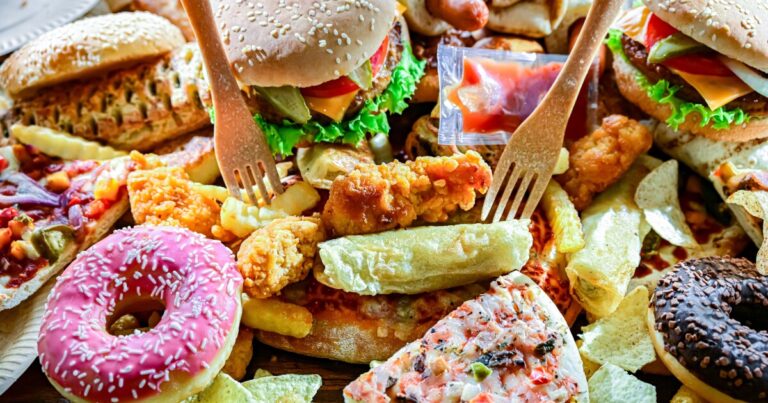 Older adults who wait longer between meals may face higher chronic disease risk Older adults who wait longer between meals may face higher chronic disease risk