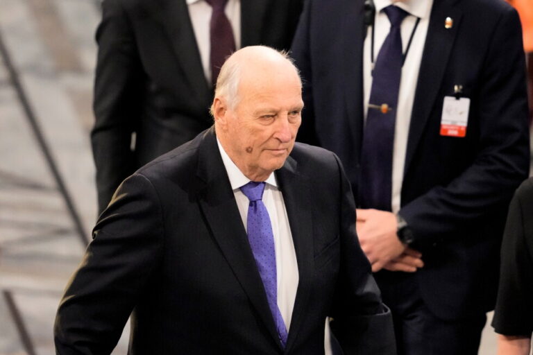 The health of Norway's King Harald deteriorates over the weekend