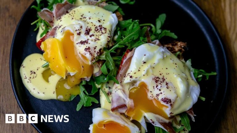 Under-fives and pregnant women told to avoid runny eggs when eating out over salmonella risk Under-fives and pregnant women told to avoid runny eggs when eating out over salmonella risk