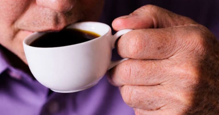 Frank Hu, Harvard nutrition expert: "Drinking between two and five cups of coffee a day is not only NOT bad, but can be healthy"