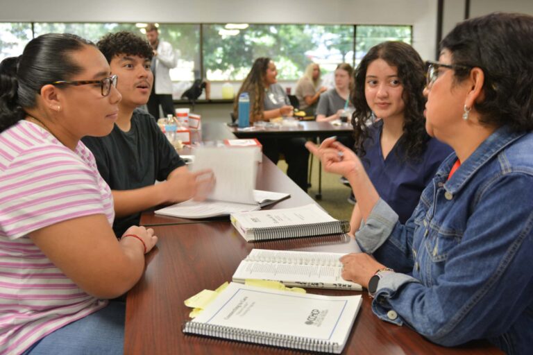 UAMS Northwest Regional Campus Helps Bilingual Students Bridge Healthcare Language Gap