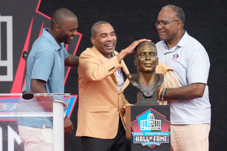 49ers’ legend Roger Craig reveals health ordeal during Hall of Fame speech 49ers’ legend Roger Craig reveals health ordeal during Hall of Fame speech