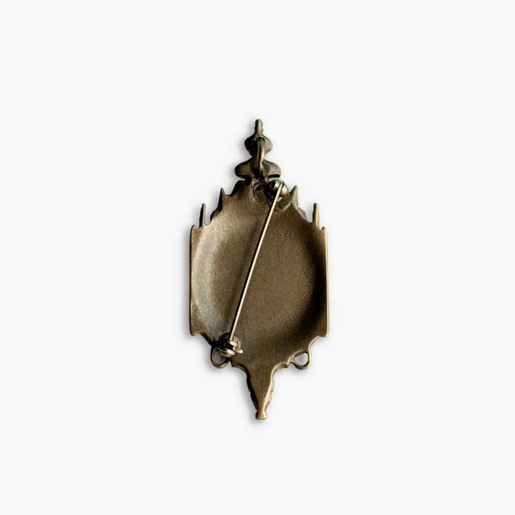 Clock_Pin_Back_01_AH
