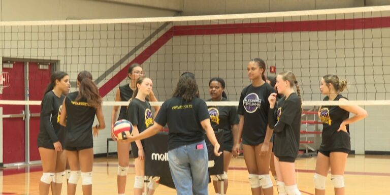 ASH Volleyball shares gym with rival Pineville during asbestos cleanup