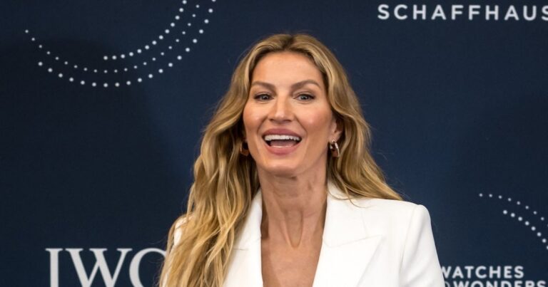 Gisele Bundchen Shares Rare Photo of 1-Year-Old Son as They Exercise Together: ‘What a Gift’ Gisele Bundchen Shares Rare Photo of 1-Year-Old Son as They Exercise Together: ‘What a Gift’