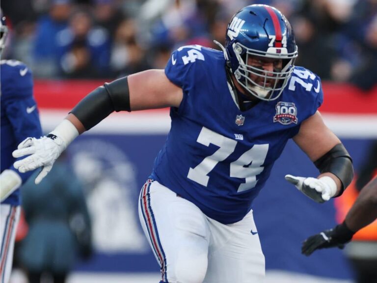 Patriots host veteran offensive lineman for visit Patriots host veteran offensive lineman for visit
