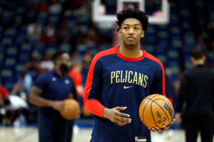 NEW ORLEANS, LOUISIANA - APRIL 11: Elfrid Payton #4 of the New Orleans Pelicans warms up prior to a game against the Miami Heat at Smoothie King Center on April 11, 2025 in New Orleans, Louisiana. NOTE TO USER: User expressly acknowledges and agrees that, by downloading and or using this photograph, User is consenting to the terms and conditions of the Getty Images License Agreement. (Photo by Tyler Kaufman/Getty Images)