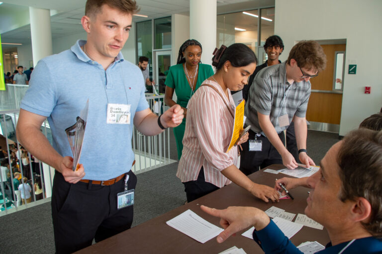 Incoming medical students learn about poverty and giving back before receiving white coats Incoming medical students learn about poverty and giving back before receiving white coats