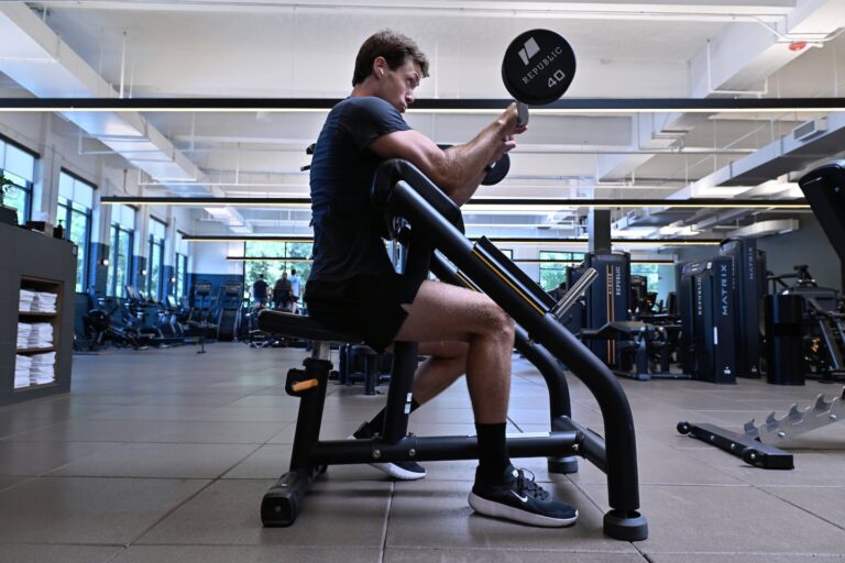 ‘The new club is working out’: Boston gyms, fitness studios see soaring membership