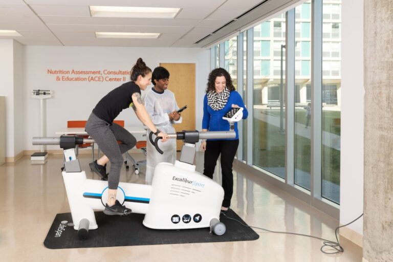 Falk College Launches Applied Nutrition Track