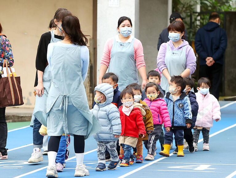 Draft childcare service rules provide naptime, nutrition guidelines Draft childcare service rules provide naptime, nutrition guidelines
