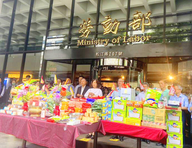 Beware bingeing on snacks during Ghost Month: specialist