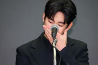 Police drop underage dating charge against actor Kim Soo-hyun