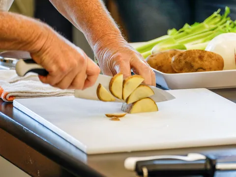 Standardized Recipe Trainings equip school nutrition professionals with new tools Standardized Recipe Trainings equip school nutrition professionals with new tools