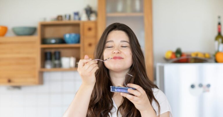 What is sardinemaxxing?