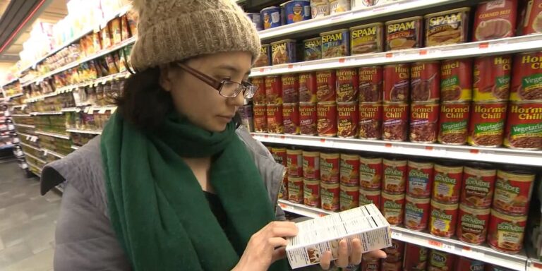 Health Check: Dietitian offers tips on reading food labels