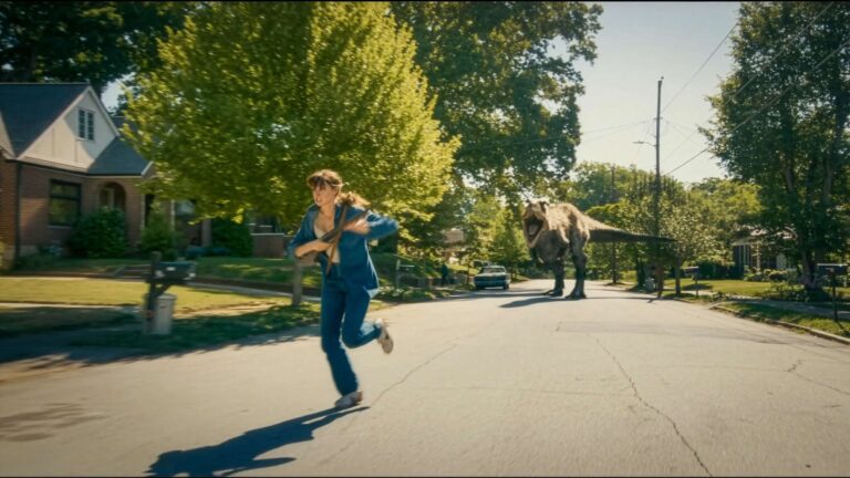 ‘The End of Oak Street’ is a nasty, effective exercise in dino terror